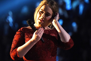 Adele não nề vì phần biểu diễn không như ý tại Grammy 2016