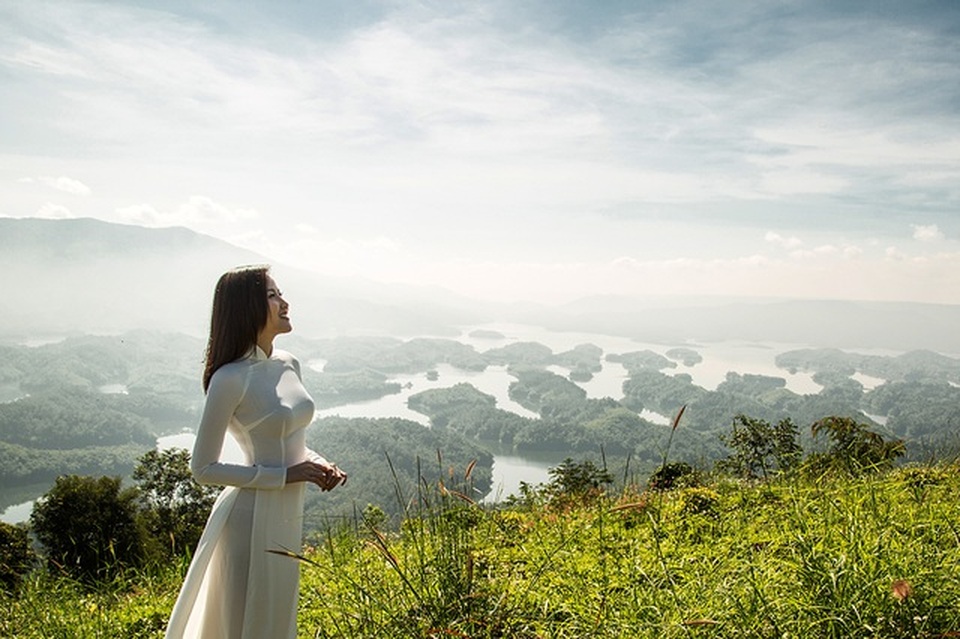 Người đẹp Khánh Ngân là đại diện hình ảnh du lịch tỉnh Đắk Nông - 3 Người đẹp Khánh Ngân là đại diện hình ảnh du lịch tỉnh Đắk Nông - 3