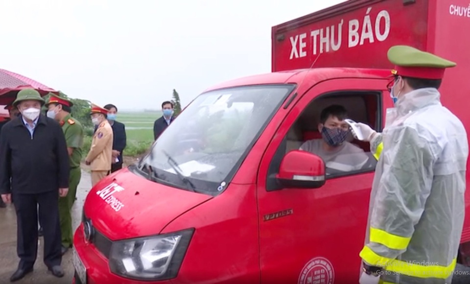 Hàng nghìn người chờ phà: Yêu cầu người tỉnh khác không qua phà Mây - 4 Hàng nghìn người chờ phà: Yêu cầu người tỉnh khác không qua phà Mây - 4