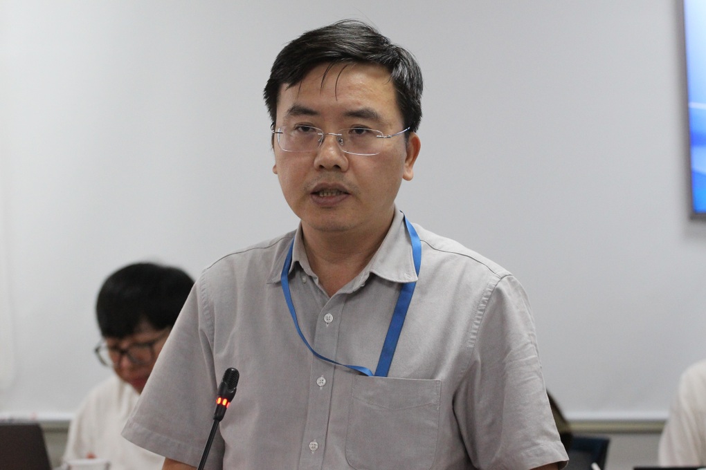 Thu phí vỉa hè, lòng đường ở TPHCM để làm gì? - 1 Thu phí vỉa hè, lòng đường ở TPHCM để làm gì? - 1