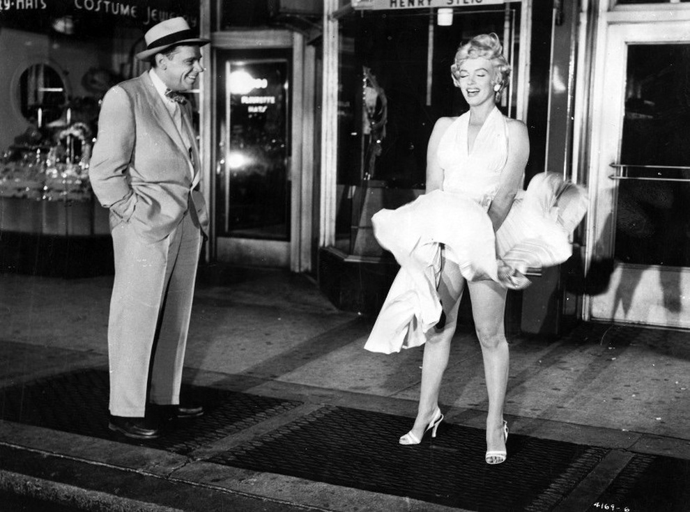 Câu chuyện buồn sau khoảnh khắc tốc váy kinh điển của Marilyn Monroe - 1 Câu chuyện buồn sau khoảnh khắc tốc váy kinh điển của Marilyn Monroe - 1