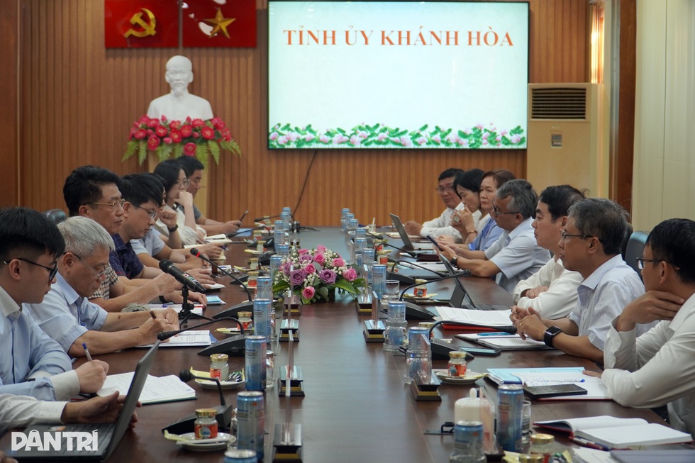 Chia sẻ của vị Bí thư Tỉnh ủy tiên phong áp KPI cho cán bộ, công chức - 1 Chia sẻ của vị Bí thư Tỉnh ủy tiên phong áp KPI cho cán bộ, công chức - 1