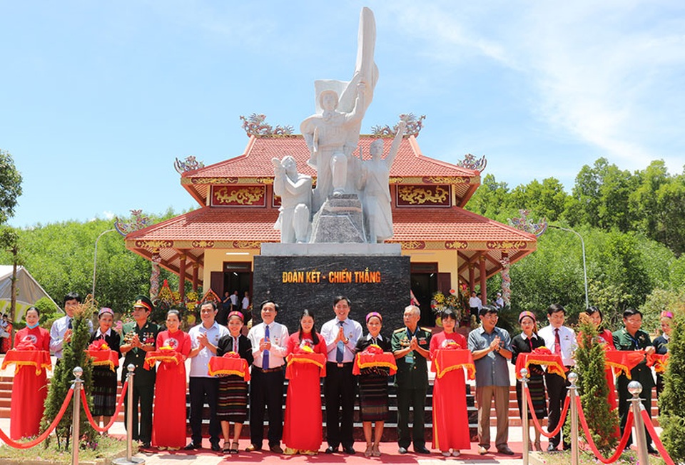Khánh thành Khu lưu niệm Trung đoàn 6 tại chiến khu Ba Lòng - 1 Khánh thành Khu lưu niệm Trung đoàn 6 tại chiến khu Ba Lòng - 1