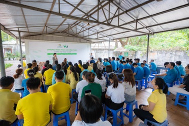Doanh nghiệp gỡ khó tài chính cho công nhân với giải pháp "Chi lương linh hoạt"