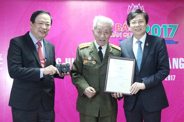 Hiến tặng 1.300 hiện vật cho Bảo tàng Báo chí Việt Nam