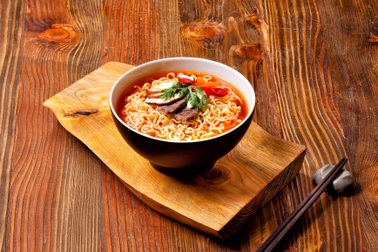 Sao phải “ngậm ngùi” chia tay mì ăn liền?