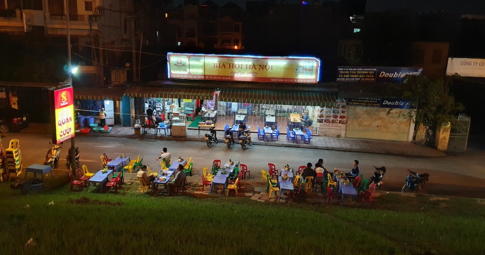 Các nhà hàng thua lỗ nặng do tác động của Nghị định 100 và dịch cúm corona - 3 Các nhà hàng thua lỗ nặng do tác động của Nghị định 100 và dịch cúm corona - 3