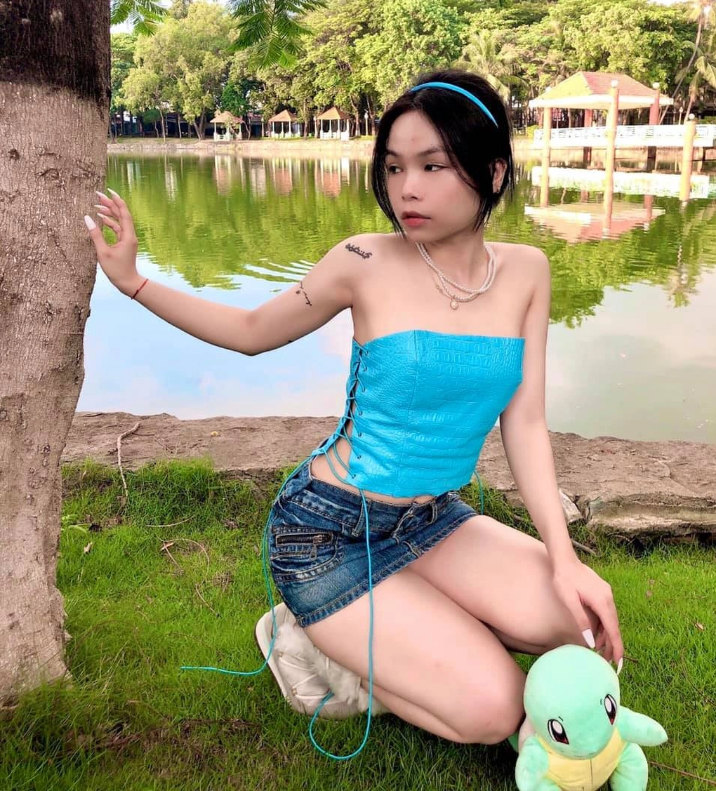 Nữ rapper gây sốt với giọng ca độc lạ và gu thời trang táo bạo - 9 Nữ rapper gây sốt với giọng ca độc lạ và gu thời trang táo bạo - 9