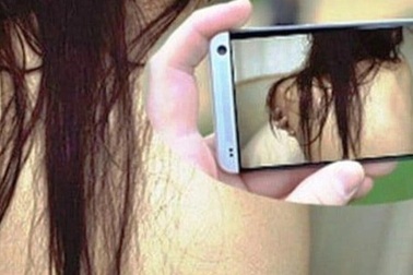 Người đàn ông dùng "ảnh nóng" ép tình cũ vào nhà nghỉ