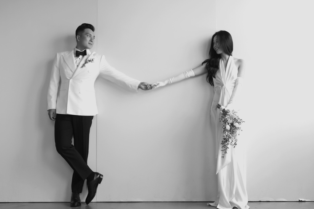 Liêu Hà Trinh cùng chồng chụp 100 bộ ảnh, ảnh cưới cuối cùng gây bất ngờ - 4 Liêu Hà Trinh cùng chồng chụp 100 bộ ảnh, ảnh cưới cuối cùng gây bất ngờ - 4