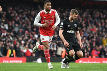 Bị dẫn hai bàn, Arsenal ngược dòng thắng Bournemouth ở phút 90+7