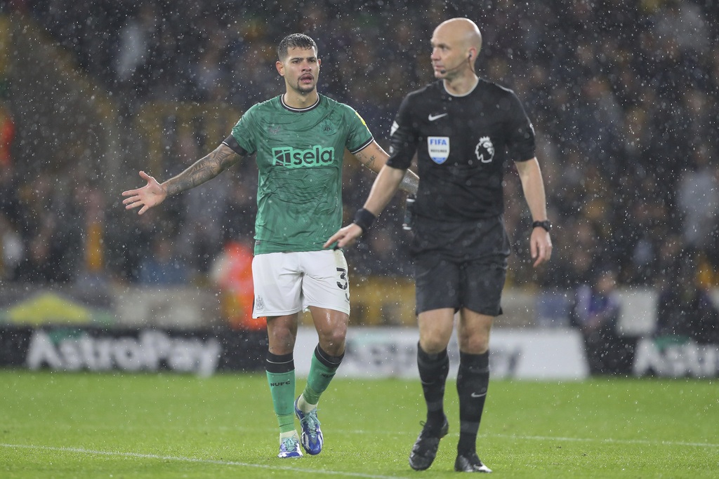 Trọng tài tai tiếng bắt trận đấu tâm điểm Chelsea - Man City - 1