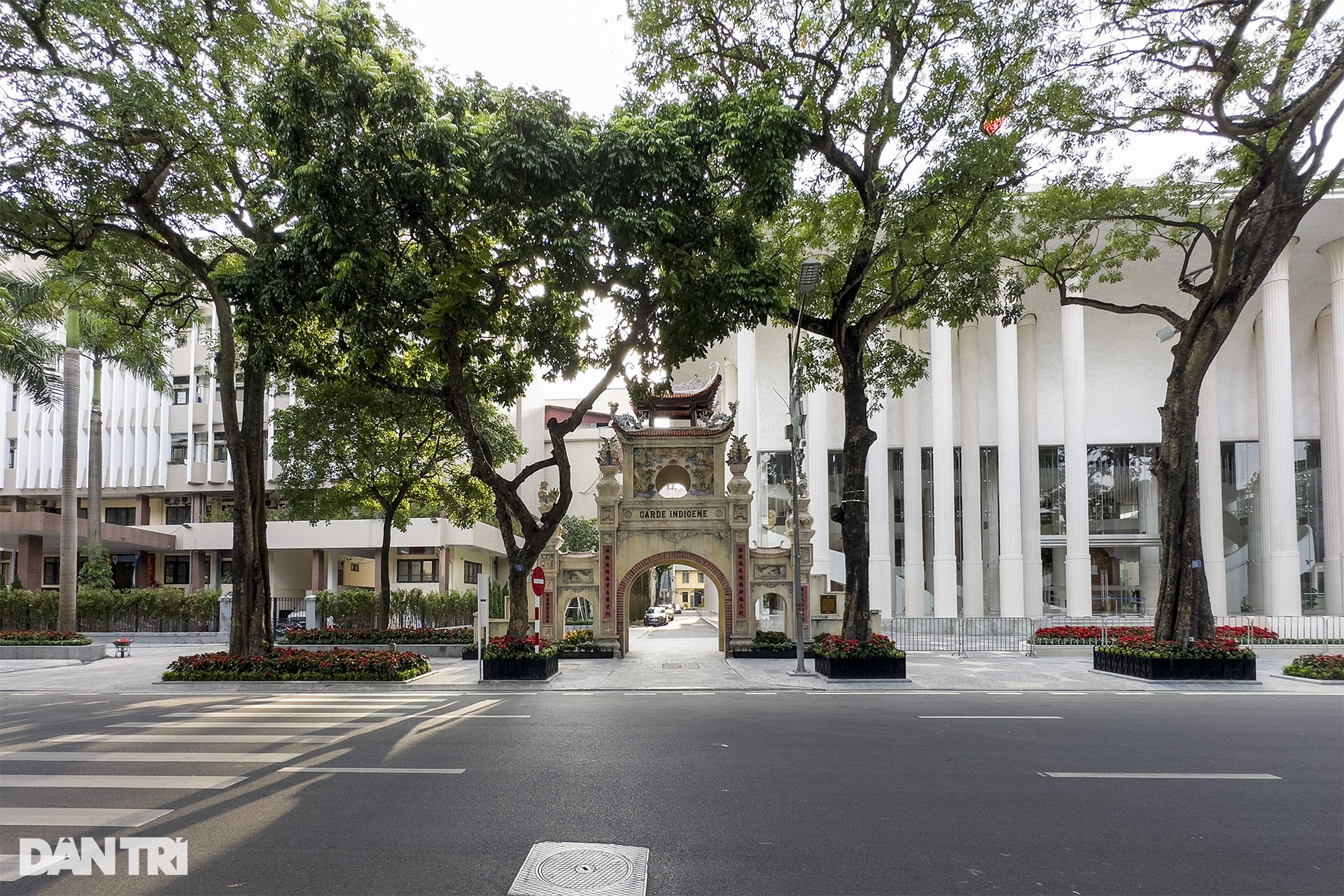 Cổng Trại Bảo an binh, di tích nằm ở vị trí độc nhất vô nhị cạnh Nhà hát Hồ Gươm - 10 Cổng Trại Bảo an binh, di tích nằm ở vị trí độc nhất vô nhị cạnh Nhà hát Hồ Gươm - 10