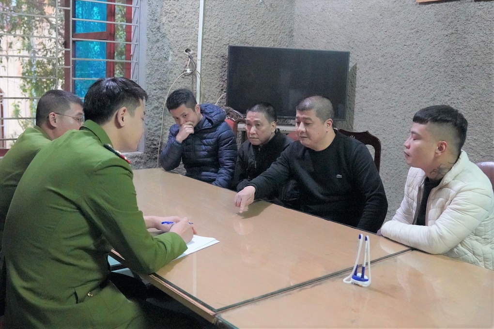 Phá đường dây cá độ bóng đá 50 tỷ đồng ở Hòa Bình - 1