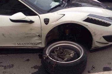 Hàng hiếm Ferrari 458 Siracusa bản độ Mansory gặp nạn