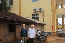 Vụ gia đình liệt sĩ mất nhà: Huyện hứa hỗ trợ 200 triệu cùng 2 lô đất