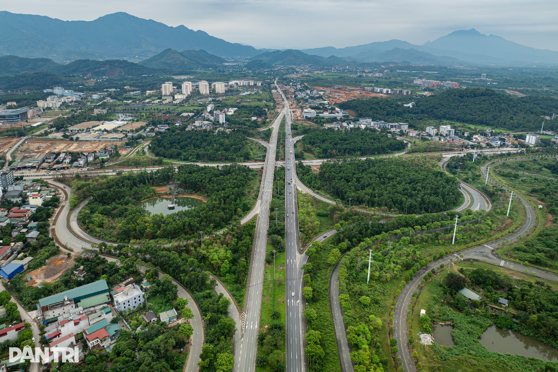 Cao tốc hơn 5.200 tỷ đồng nối Đại lộ Thăng Long - Hòa Bình dần lộ diện - 1