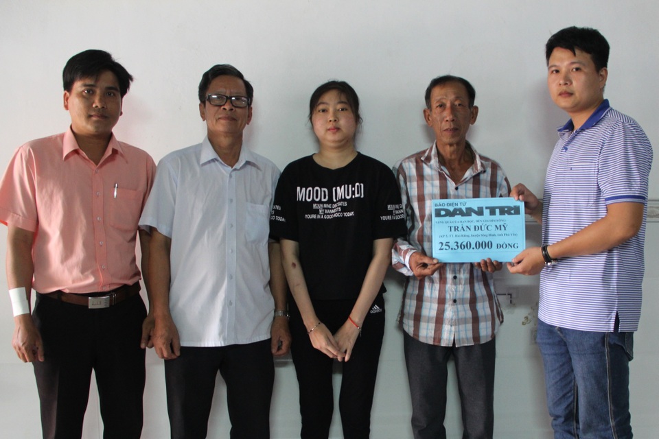 Người cha thương binh cắm nhà cứu con được bạn đọc giúp đỡ 145 triệu đồng - 1 Người cha thương binh cắm nhà cứu con được bạn đọc giúp đỡ 145 triệu đồng - 1
