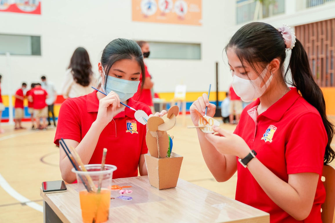 Royal School tổ chức ngày hội Sáng tạo khoa học, thổi bùng đam mê cho học sinh - 3 Royal School tổ chức ngày hội Sáng tạo khoa học, thổi bùng đam mê cho học sinh - 3