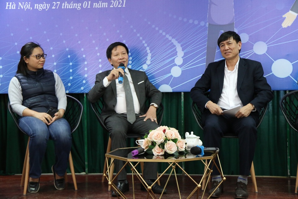 Xóa bỏ nếp nghĩ chân yếu tay mềm đối với các nhà báo nữ - 2 Xóa bỏ nếp nghĩ chân yếu tay mềm đối với các nhà báo nữ - 2