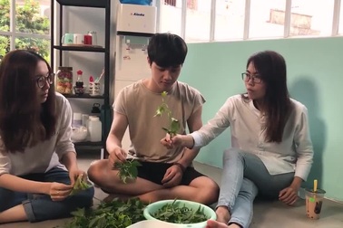 Bản cover “Em gái mưa” của “hot boy nhặt rau”