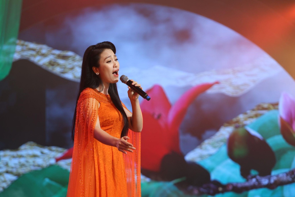 Nhiều cảm xúc thăng hoa trong chương trình Mạch nguồn Ví, Giặm - 4 Nhiều cảm xúc thăng hoa trong chương trình Mạch nguồn Ví, Giặm - 4