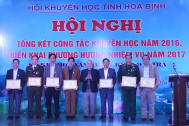Hòa Bình: Tổng kết công tác khuyến học, khuyến tài, phương hướng nhiệm vụ năm 2017