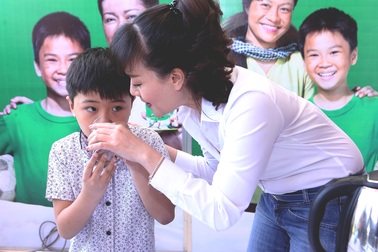 Diễn viên hài Vân Dung tiết lộ bí quyết nuôi con khỏe mạnh và năng động