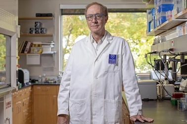 Hành trình phát triển thuốc điều trị Covid-19 của vợ chồng tiến sĩ Mỹ