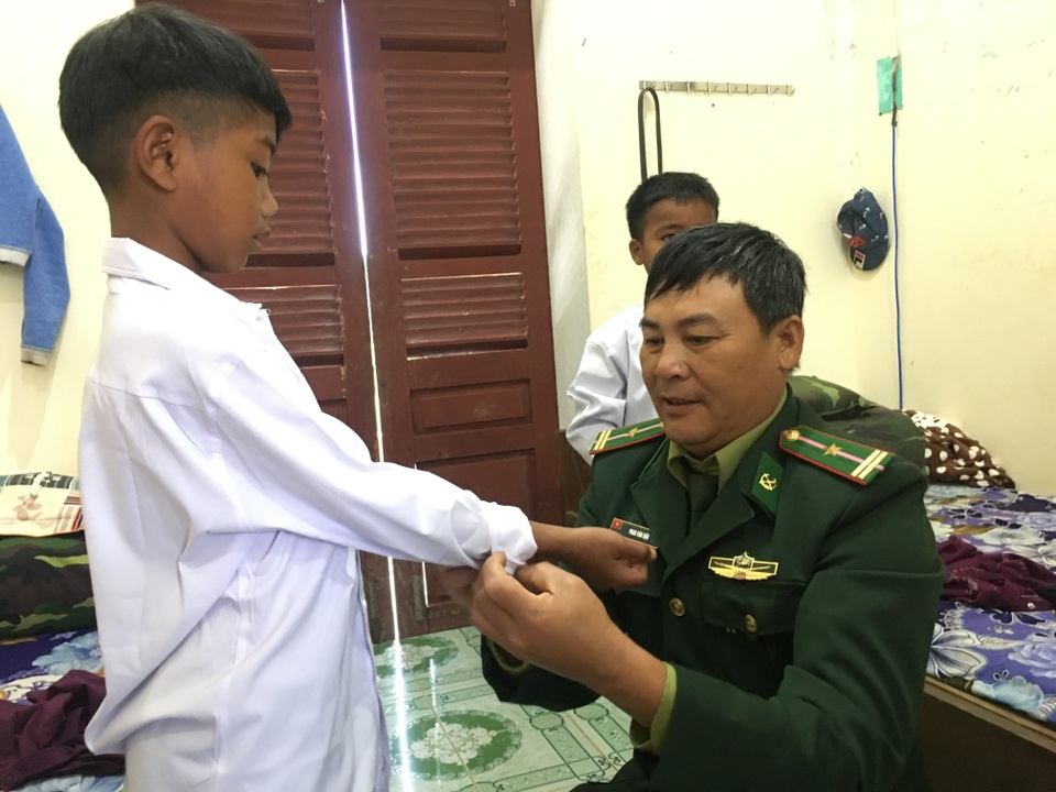 Tết đủ đầy của những cậu học trò người Rục là con nuôi đồn biên phòng - 7 Tết đủ đầy của những cậu học trò người Rục là con nuôi đồn biên phòng - 7