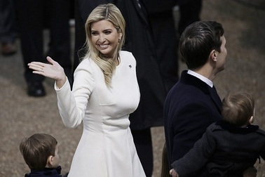 Con gái Donald Trump đẹp như mộng trong lễ nhậm chức của bố