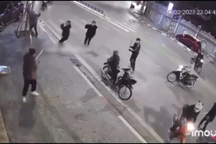 Xác minh clip hôn con trai trước khi chém nhau với 10 người