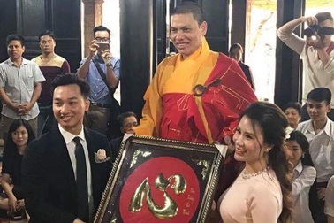 MC Thành Trung và bạn gái 9x tổ chức đám cưới ở chùa