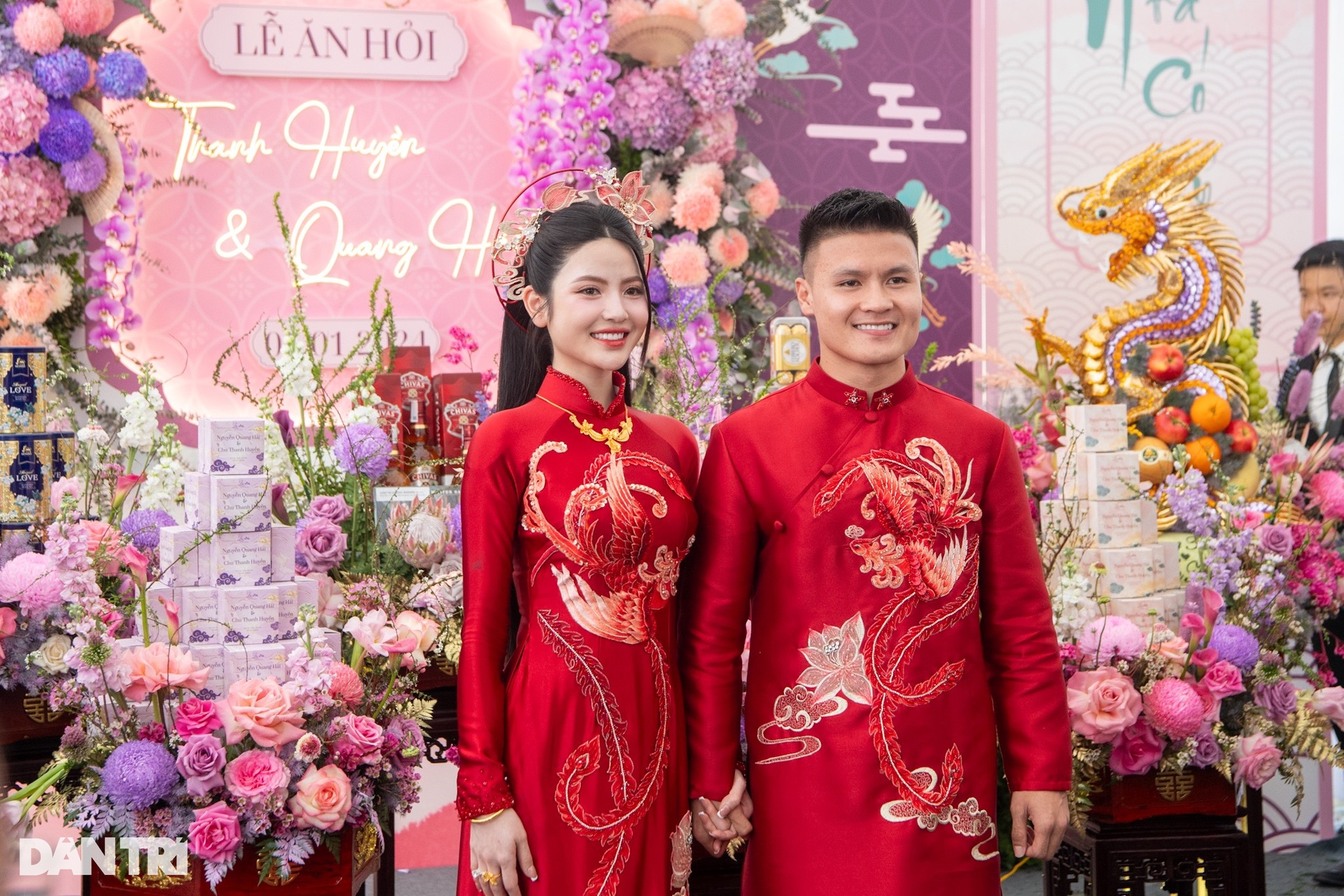 Quang Hải hôn má, đón cô dâu Chu Thanh Huyền bằng xe 10 tỷ đồng - 6