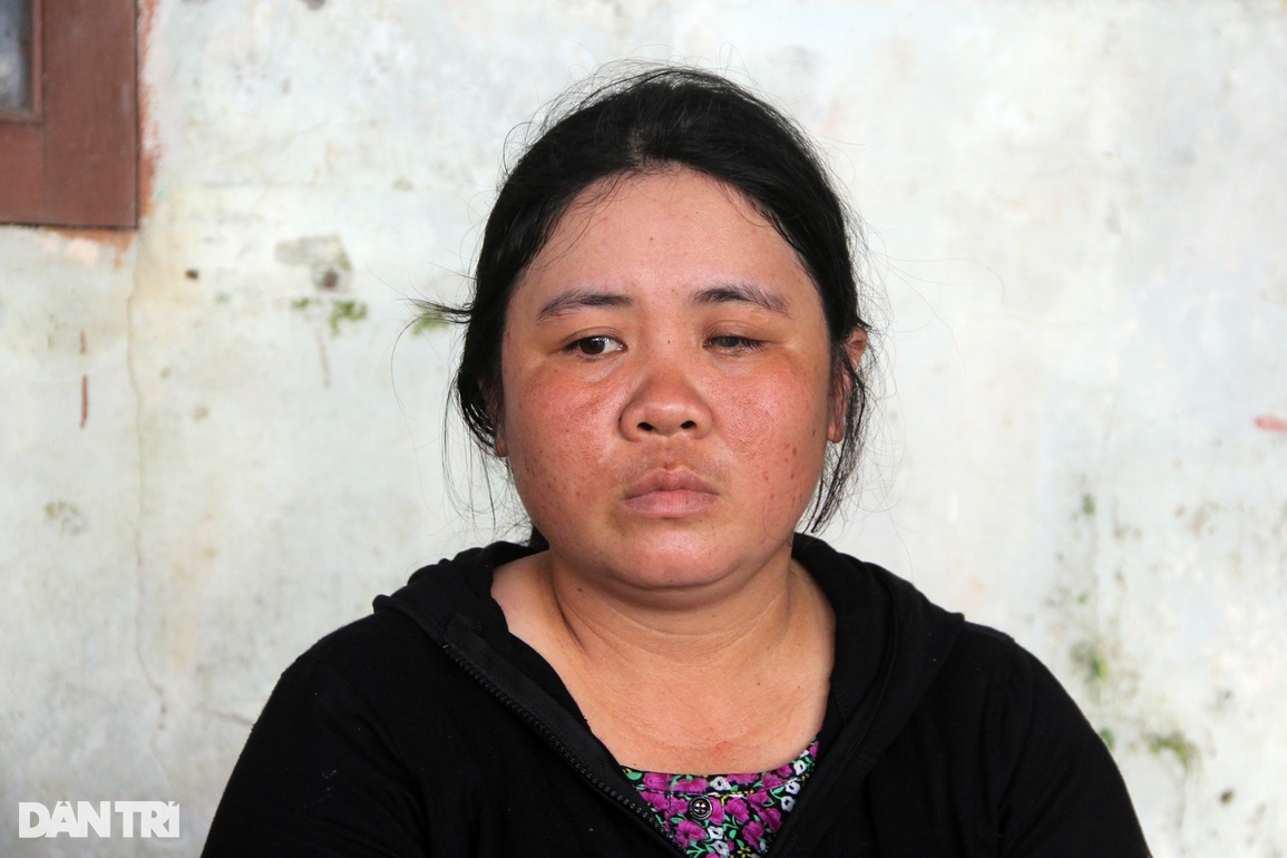 Chồng chết, người phụ nữ mù một mắt gánh gồng nuôi 5 con thơ dại - 2 Chồng chết, người phụ nữ mù một mắt gánh gồng nuôi 5 con thơ dại - 2