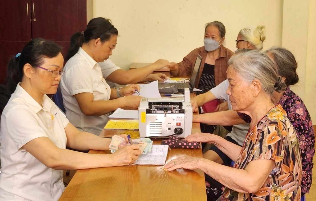 nghi huu 20.jpg nghi huu 20.jpg