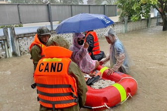 Nhiều nơi ngập sâu và bị chia cắt, Sở Y tế Đắk Lắk đề nghị TPHCM chi viện