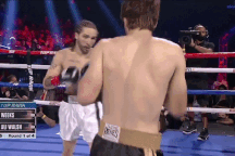 Cháu ngoại huyền thoại Mohamed Ali hạ đo ván đối thủ sau hai phút