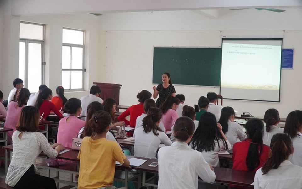 Gần 2.000 sinh viên trường ĐH Quảng Bình trở lại giảng đường học tập - 1 Gần 2.000 sinh viên trường ĐH Quảng Bình trở lại giảng đường học tập - 1