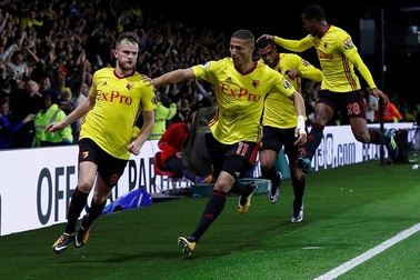 Watford 2-1 Arsenal: Gục ngã ở phút bù giờ