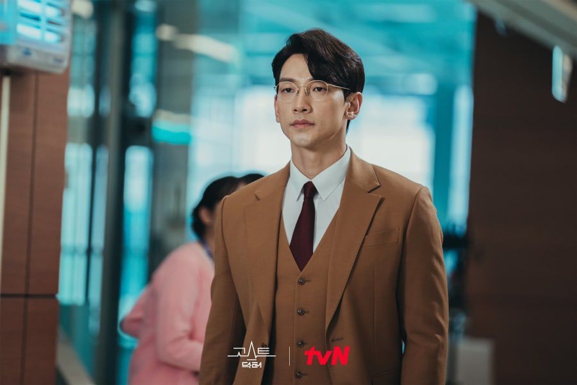 Bi Rain và Kim Bum đụng độ thú vị trong Bác sĩ ma - 2 Bi Rain và Kim Bum đụng độ thú vị trong Bác sĩ ma - 2