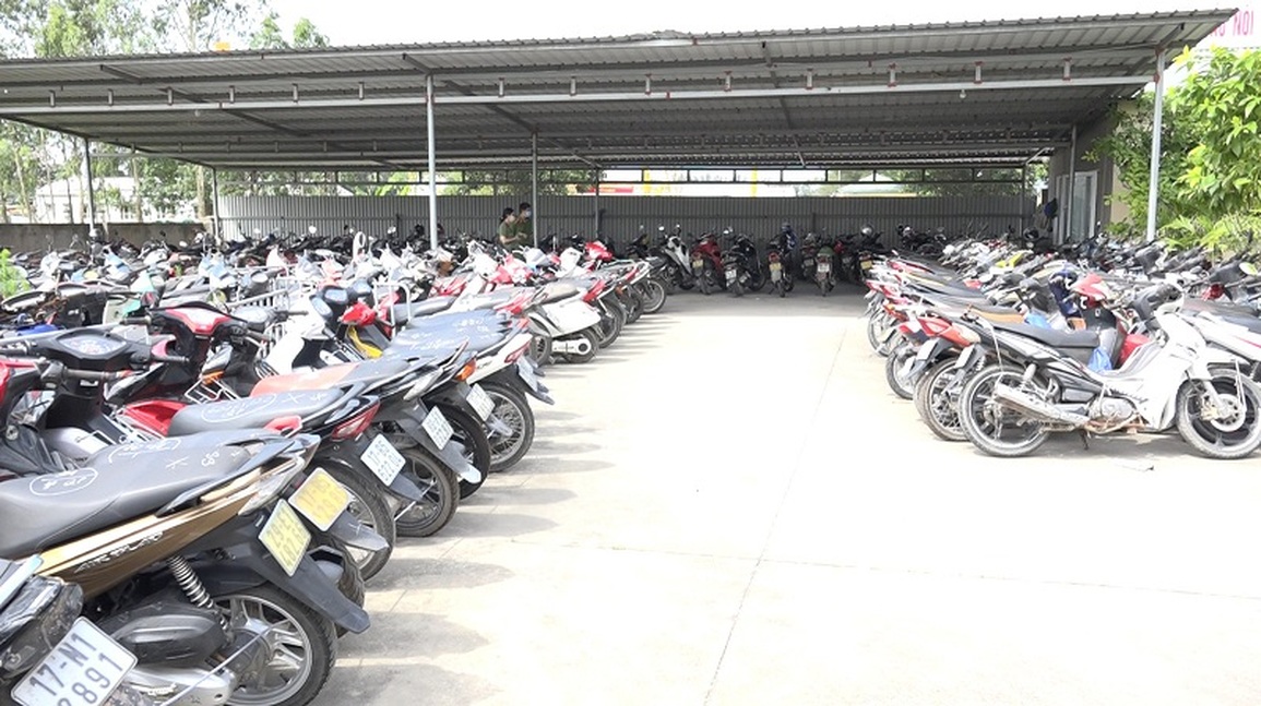 Triệt phá đường dây trộm xe máy cực lớn, phát hiện kho chứa gần 100 xe - 4 Triệt phá đường dây trộm xe máy cực lớn, phát hiện kho chứa gần 100 xe - 4