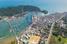 Ca mắc Covid-19 tăng nhanh, Quảng Ngãi giãn cách thị xã trên 150.000 dân