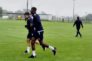 Quang Hải tập buổi đầu tiên ở Pau FC