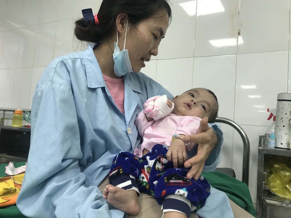 Đau nhói lòng cảnh cậu bé có trái tim kì lạ và căn bệnh hiếm gặp - 1 Đau nhói lòng cảnh cậu bé có trái tim kì lạ và căn bệnh hiếm gặp - 1