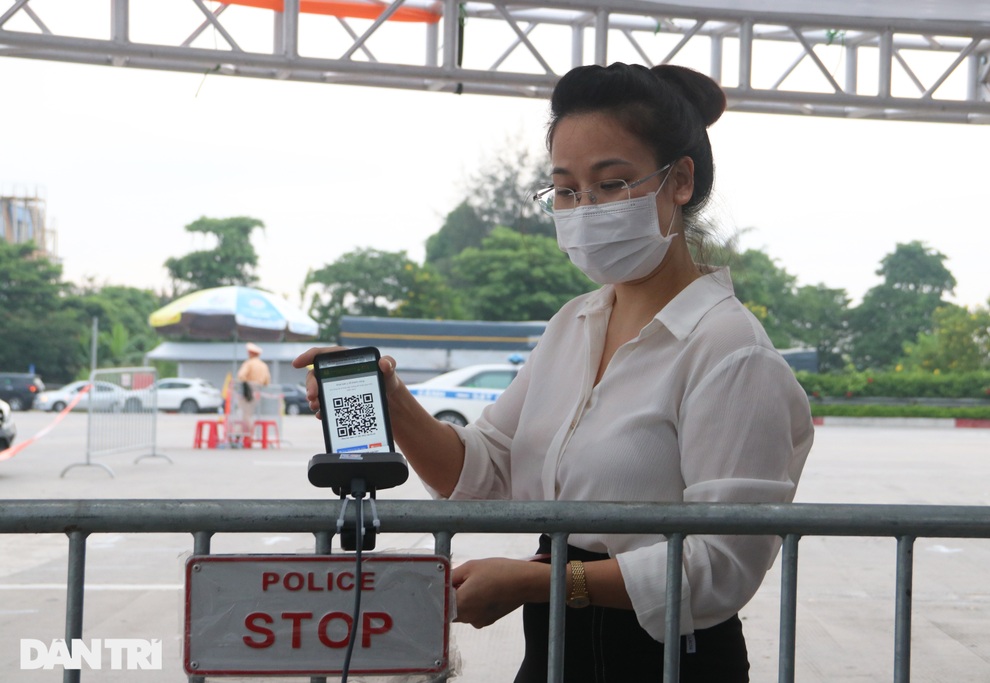 Hà Nội lắp mắt thần quét mã QR ở 23 chốt kiểm dịch - 1 Hà Nội lắp mắt thần quét mã QR ở 23 chốt kiểm dịch - 1