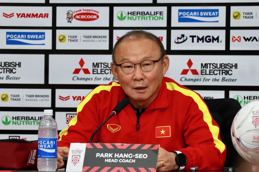 HLV Park Hang Seo: Tôi có niềm tin đội tuyển Việt Nam sẽ thắng - 1 HLV Park Hang Seo: Tôi có niềm tin đội tuyển Việt Nam sẽ thắng - 1