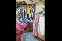 Clip "nín thở theo dõi màn bắt trăn khủng trên trần nhà" gây sốt tuần qua