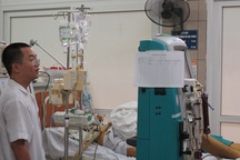 Chàng trai trẻ hôn mê, suy gan vì dùng thuốc hạ sốt liên tục