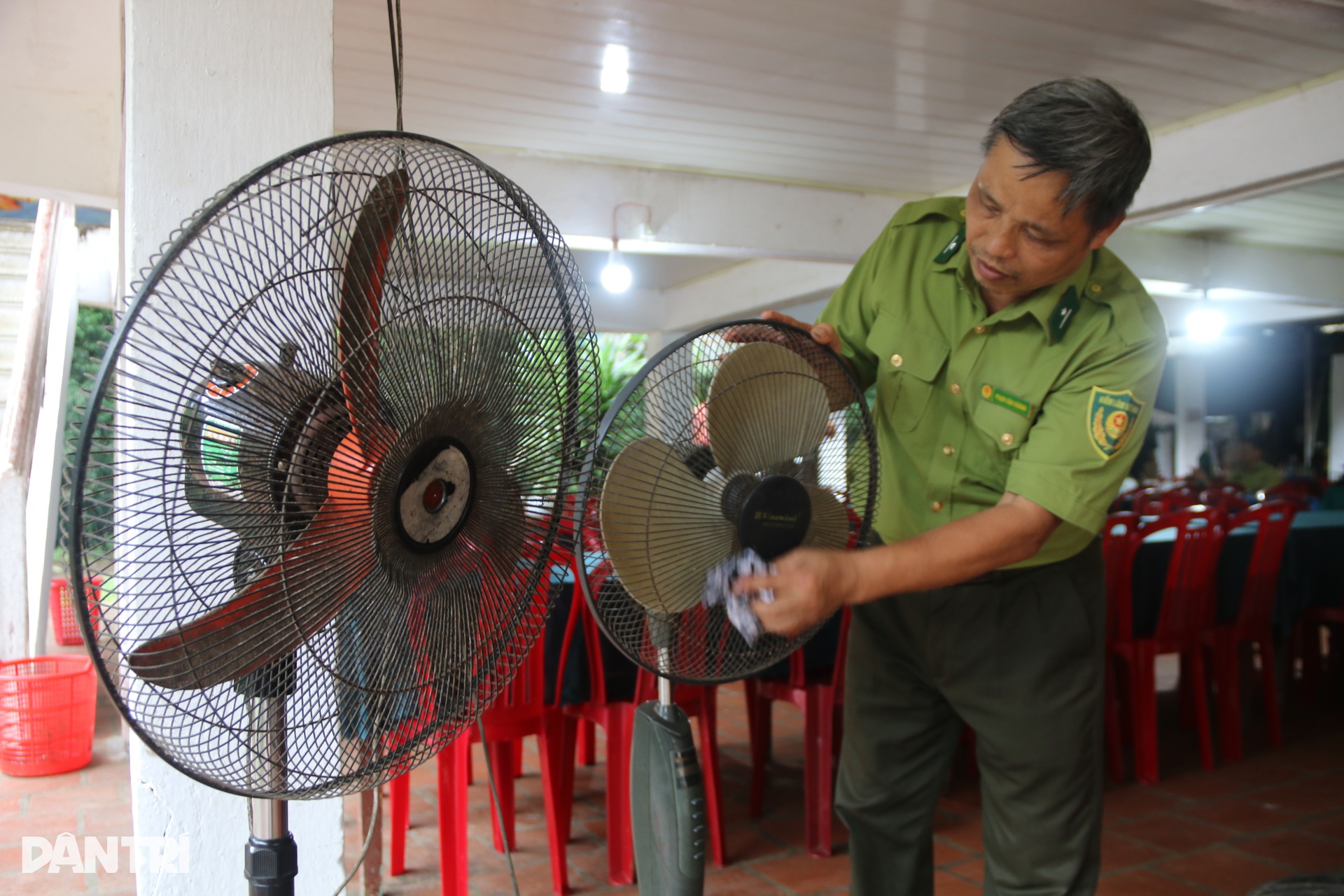 Nơi cuối cùng trong rừng Cúc Phương có điện lưới sau hơn nửa thế kỷ đợi chờ - 6 Nơi cuối cùng trong rừng Cúc Phương có điện lưới sau hơn nửa thế kỷ đợi chờ - 6